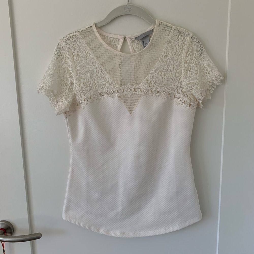 White lace H&M top